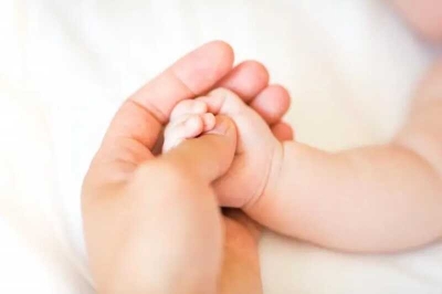 Россиянка пожаловалась, что врачи не заметили перелом ключицы у ее новорожденного внука