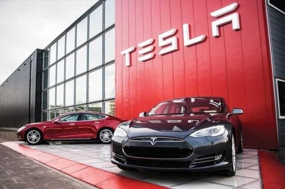 Tesla формально отзывает 2 миллиона машин из-за дефекта автопилота