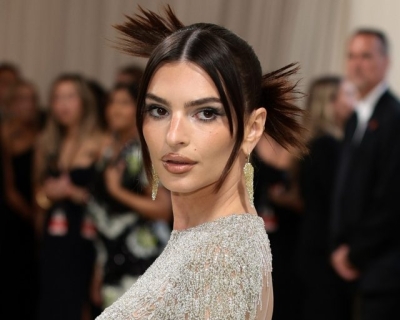 Эмили Ратаковски провела ночь с новым бойфрендом после слухов о романе