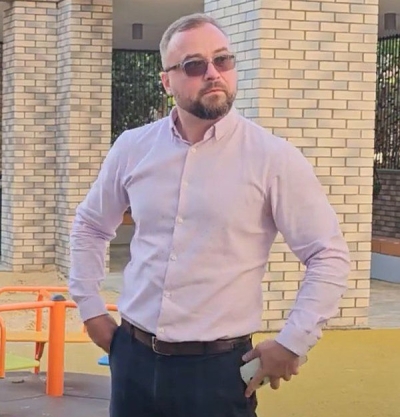 Коммунальная марионетка на разрушающихся подмостках