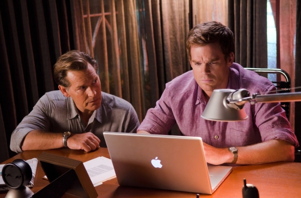 Декстер вернулся. Самый справедливый маньяк в мире снова с нами.