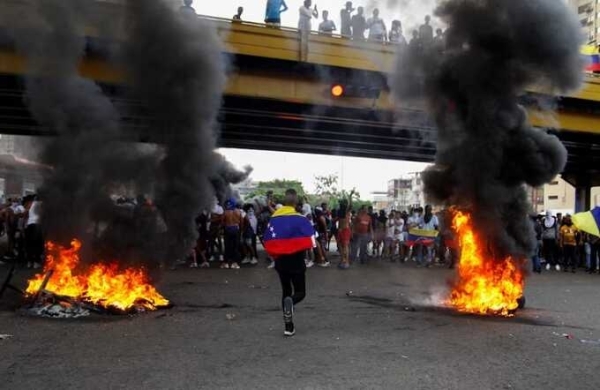 Не менее шести человек погибло на протестах в Венесуэле