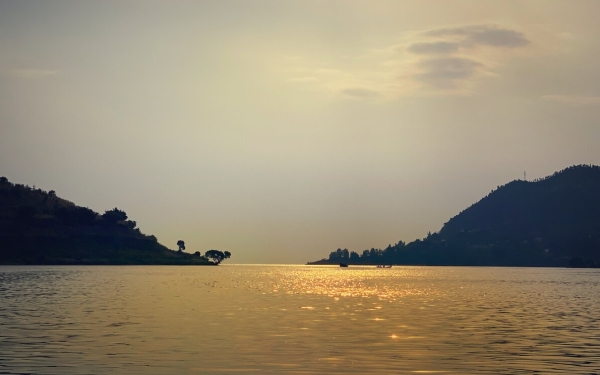 Киву - самое опасное озеро в мире