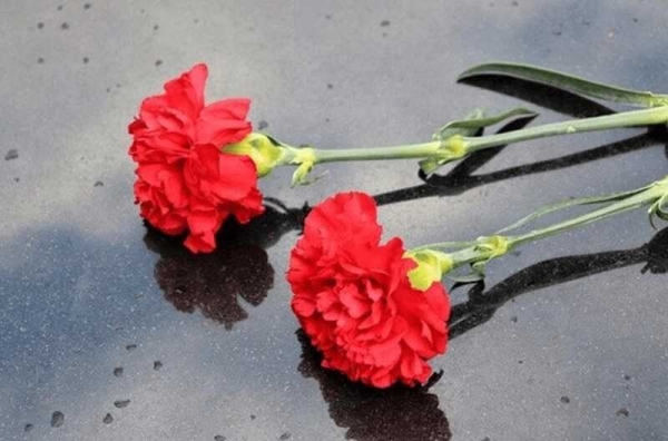 Жители Омской области были вынуждены переправлять гроб ветерана ВОВ через реку для похорон