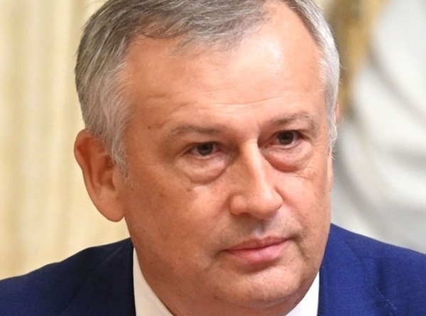 Что помогает оставаться на своем посту губернатору Ленинградской области Александру Дрозденко.