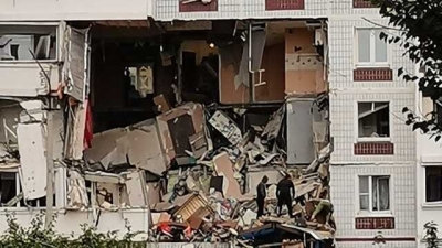 В частном доме Махачкалы четыре человека пострадали при взрыве газа в частом доме