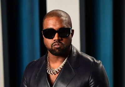 Канье Уэст обвинил клан Кардашьян в торговле его «темнокожими» детьми