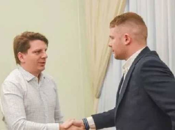 Ответственный за обманутых дольщиков чиновник Ленобласти Александр Моргун решил отдохнуть за рубежом