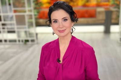 «Оба похожи на старшего братика»: Екатерина Стриженова показала внуков-близнецов в их первый день рождения