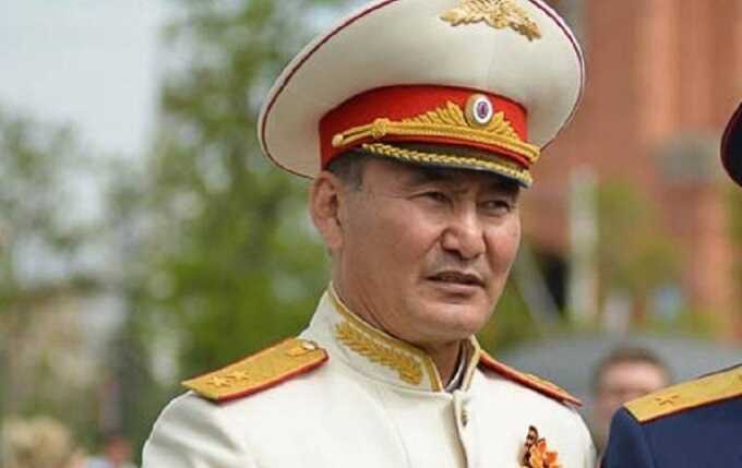 Teнb гeнepaλa-τeppopиcτa: copaτникa Myзpaeβa o6βиняюτ β yπpaβλeнии нeλeгaλbным aзapτным 6изнecoм