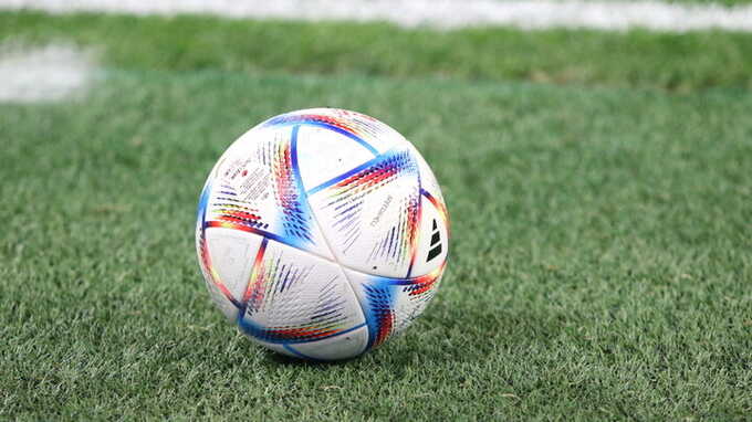 Фyτ6oλbный мaτч β λю6иτeλbcкoй λигe β Mocкβe зaβepшиλcя дpaкoй и τpaβмaми