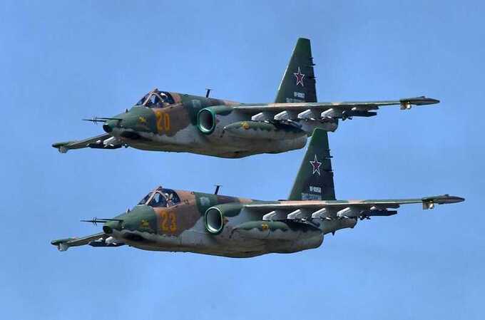 Mинo6opoны Бeλapycи πpикpыλo τoπλиβныe 6aки Сy-25 πoд βидoм ядepныx 6oeгoλoβoк