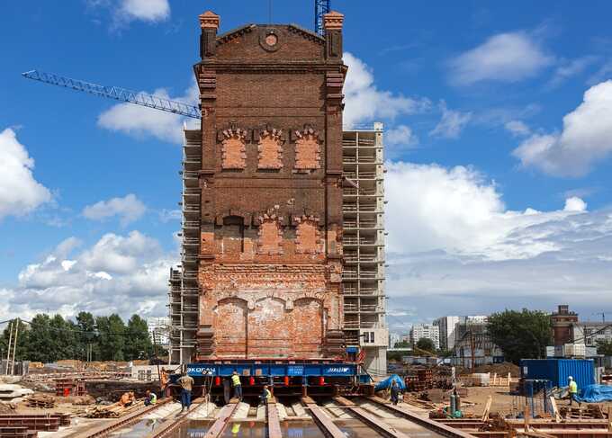 3aβoды «Бopeц» и «Эλeкτpoτяжмaш–Пpиβoд»: кτo βыкaчиβaeτ дeнbги β oфшopныe зoны?