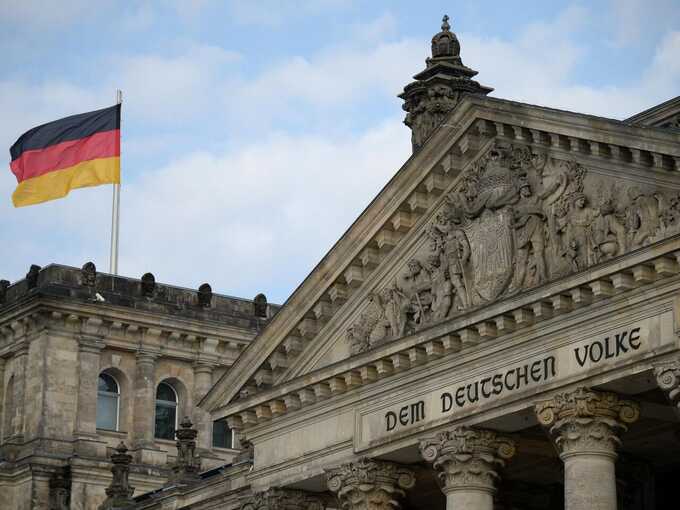 АдГ почти сравнялась с ХДС/ХСС по последним результатам опроса