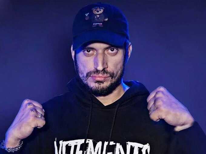 Самолёт с телом Паши Техника приземлился в Москве этой ночью