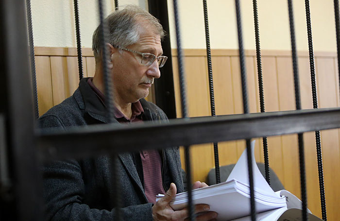 "Желтый дьявол" Струкова и Трембицкого "Желтый дьявол" Струкова и Трембицкого