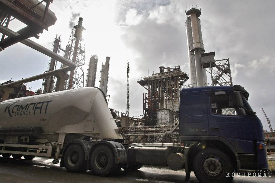 Завод ГК "Акрон" в Великом Новгороде. По итогам 2022 года чистая выручка холдинга — почти 72 млрд рублей tidttiqzqiqkdkrt qkxiqdxiqdeihuatf