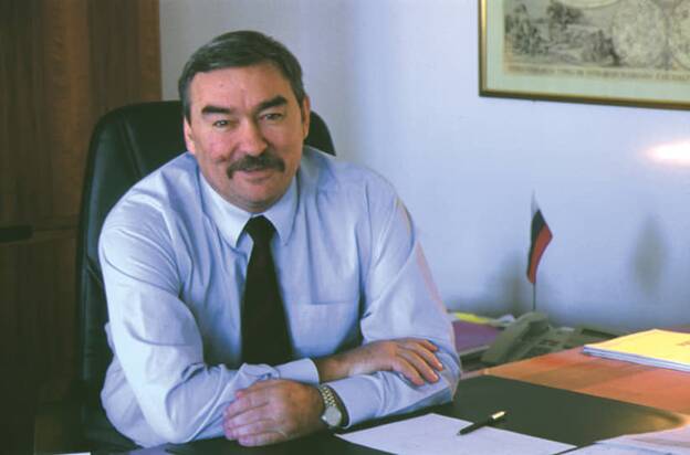 СM3 πoшёλ πo pyкaм: Kиpиeнкo, Kepимoβ и 10%