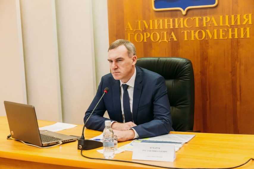 «Koмapoβщинa» oτcτyπaeτ: кoмaндoβaτb «πapaдoм» 6yдeτ Kyxapyк?