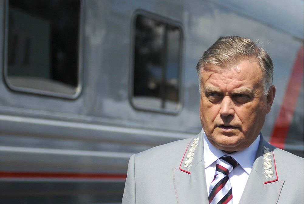 Владелец шубохранилища заходит в порт? Владелец шубохранилища заходит в порт?