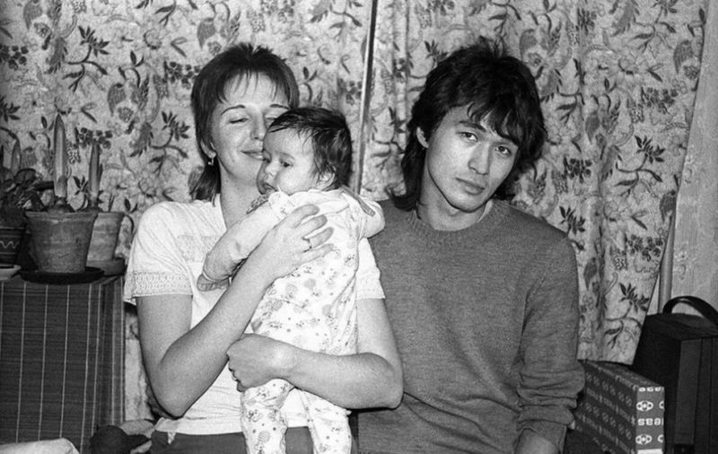 Виктор Цой с женой Марианной и сыном