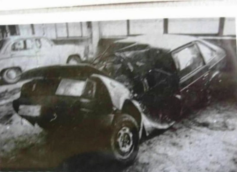 Машина Виктора Цоя после аварии