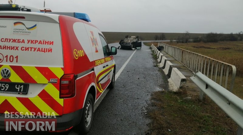 На трассе Одесса-Рени перевернулся автомобиль с семьей из Молдовы
