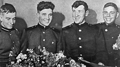 Торжественная встреча на родине