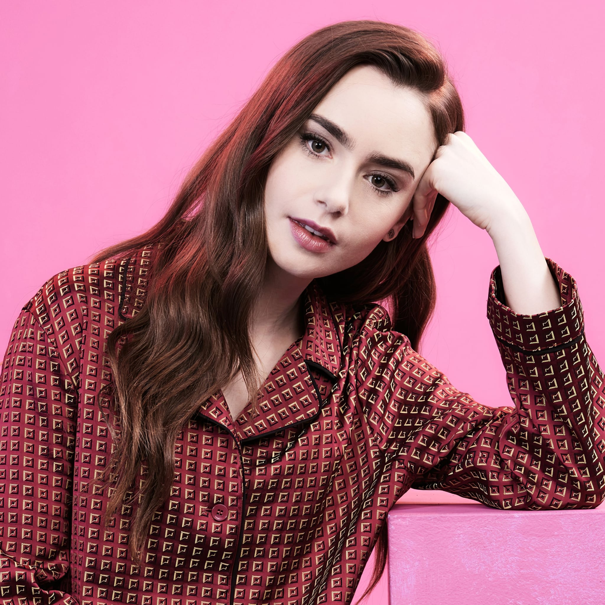 Лили Коллинз