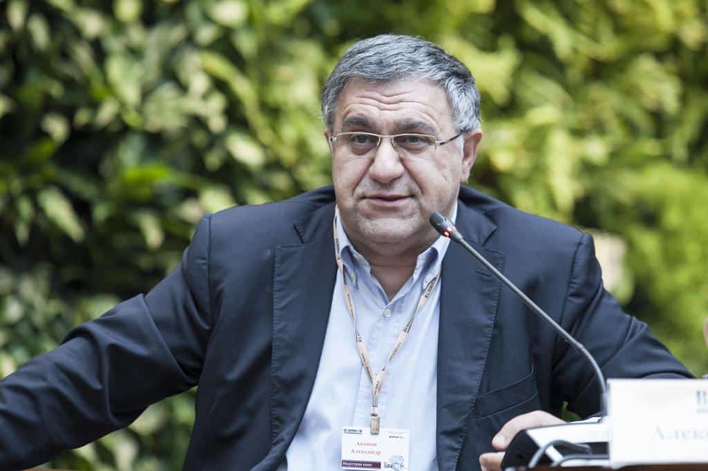 Александр Акопов