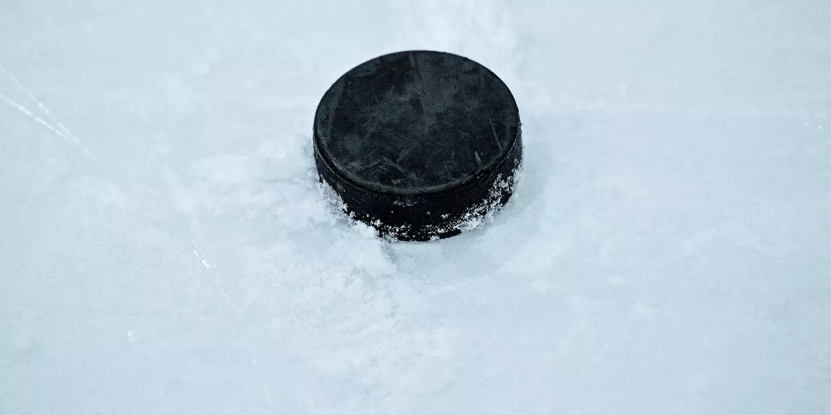 «Автомобилист» обыграл СКА